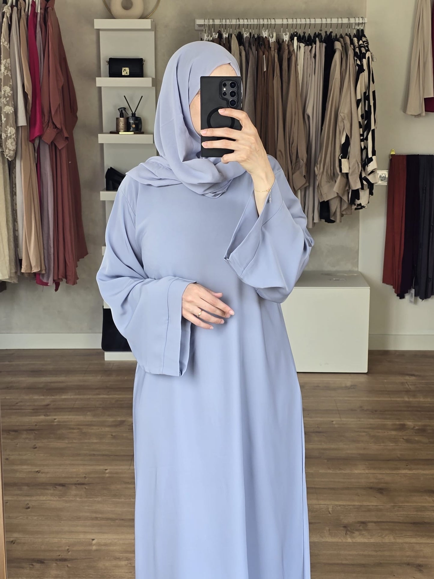 Abaya Warda